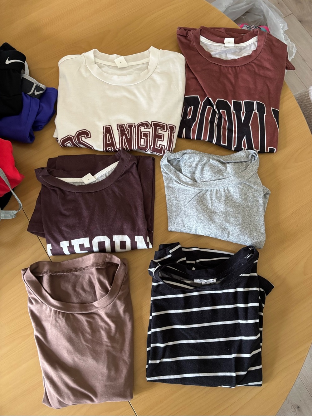 Large lot of teen girl clothing. Nike underarmour garage lululemon Levi’s SHEIN